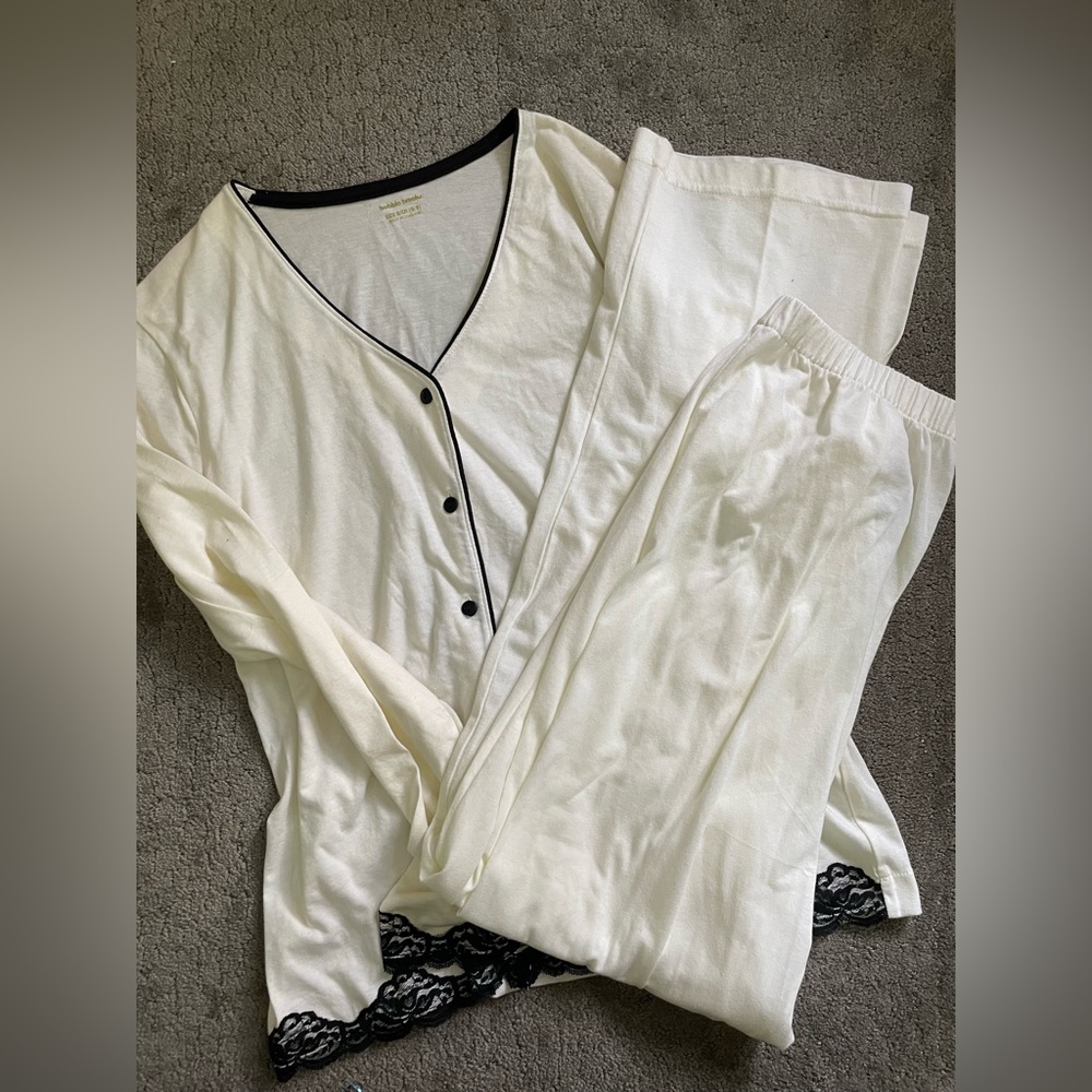 Women’s Bobbie Brooks Pajama Set Size Small